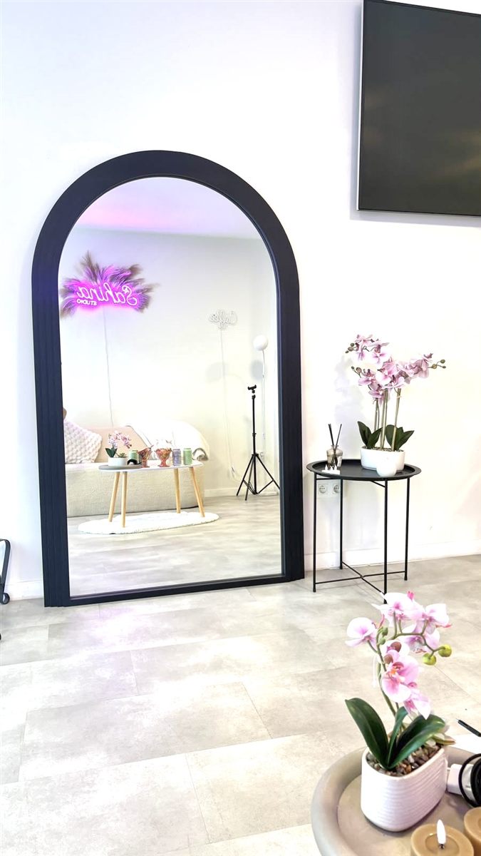 Miroir et néon Sahina Studio
