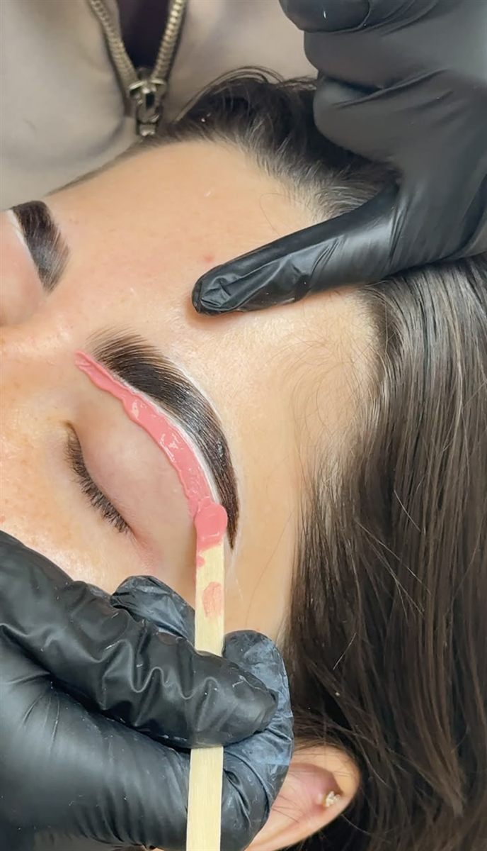 Restructuration des sourcils